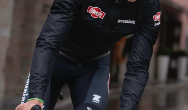 “IEDEREEN IS BENIEUWD NAAR DE ZWANGERSCHAP VAN ROXANNE BERTELS!” — NU MATHIEU VAN DER POEL EN ZIJN VASTE PARTNER ZICH VOORBEREIDEN OP DE KOMST VAN HUN EERSTE KINDJE, VRAGEN FANS ZICH AF HOE DEZE INGRIJPENDE GEBEURTENIS HUN LEVEN ZAL VERANDEREN! ZOU HET VADERSCHAP DE NEDERLANDSE WIELERSTER VOORGOED KUNNEN VERANDEREN?